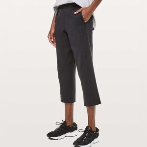 Lululemon Cropped Black Pants Light Strides Crop 23" Black size 6